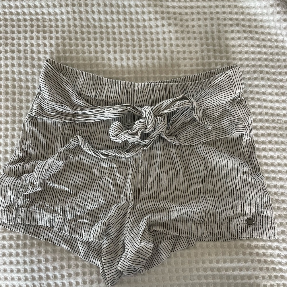 Roxy stripped shorts!!